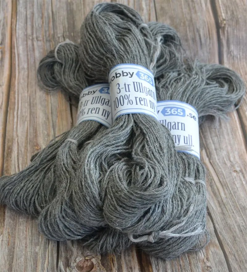 Hobby365:s egna 3-trådiga Ullgarn Mörkgrå 100 gram