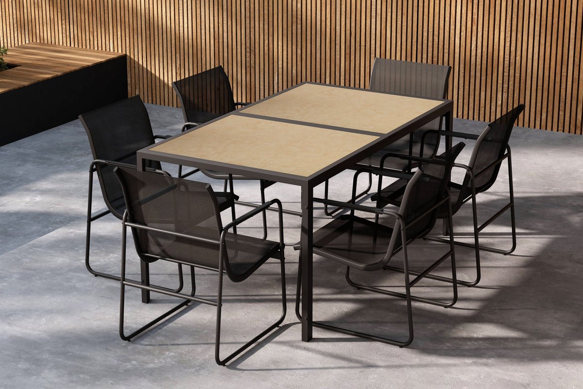 Venture Design Lampedusa Matgrupp i svart stål med poly‑stone bordsskiva